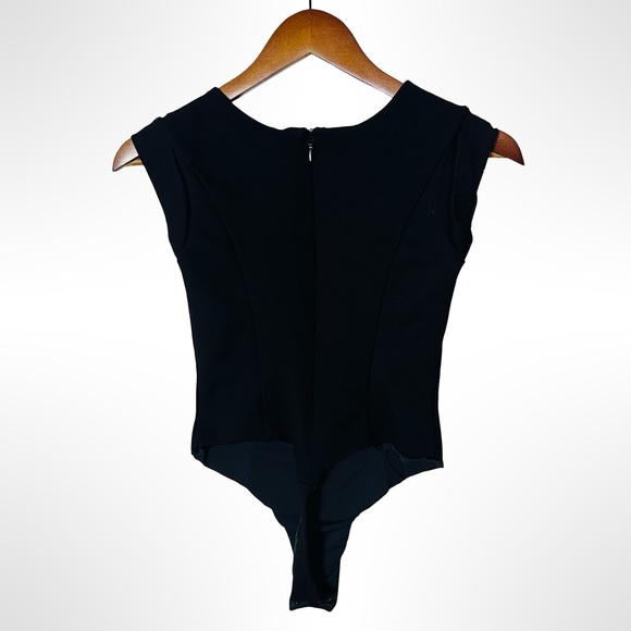 Alieva Black Sleeveless Asymmetrical Neck Bodysuit Small Office Siren - Picture 7 of 13